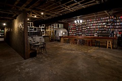 Vermieten: Speakeasy Bar and Lounge with Bookshelf Wall