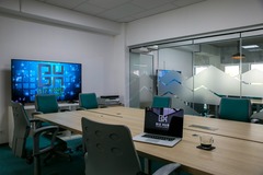 Vermieten: Sunset meeting room at Biz Hub Coworking space